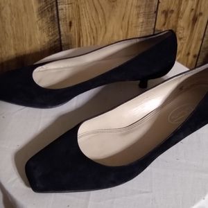 Ladies Talbot's kitten heel, square toe shoes